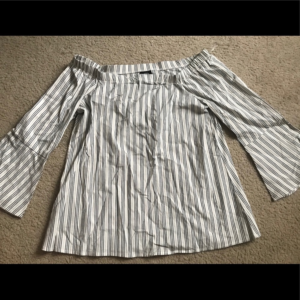 NWT Off the shoulder striped blouse